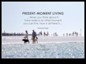 إتقان اليقظة الذهنية: دليل شامل للعيش في الوقت الحاضر